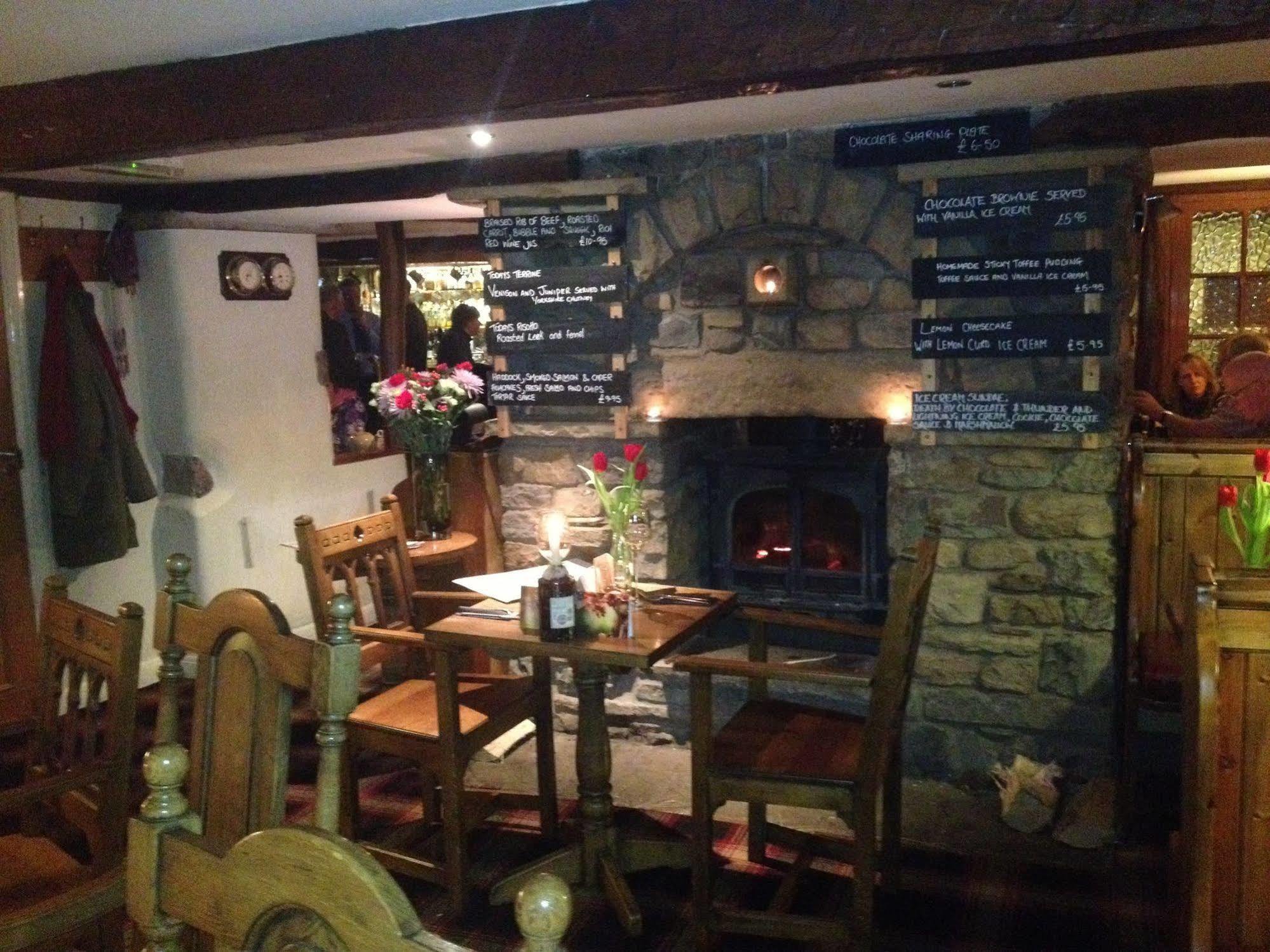 The Dalesman Country Inn Sedbergh Exterior foto